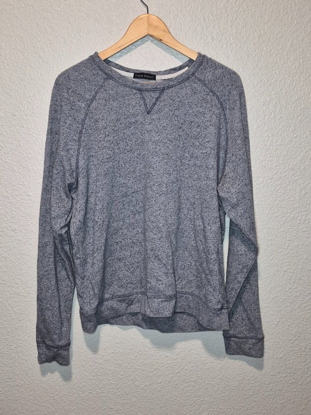 Tailor Vintage Mens Grey  V-Neck Sweater Size: Large